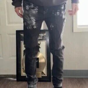 NWOT men’s rare blackish top man London jeans 30wX32ins beautifully designed